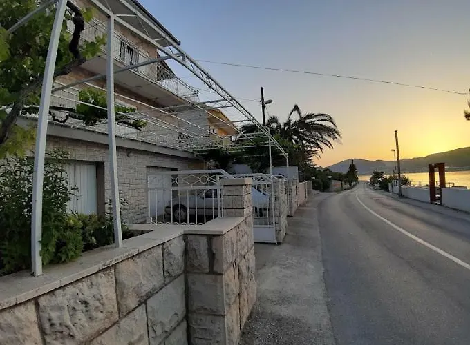 Sara * Trogir